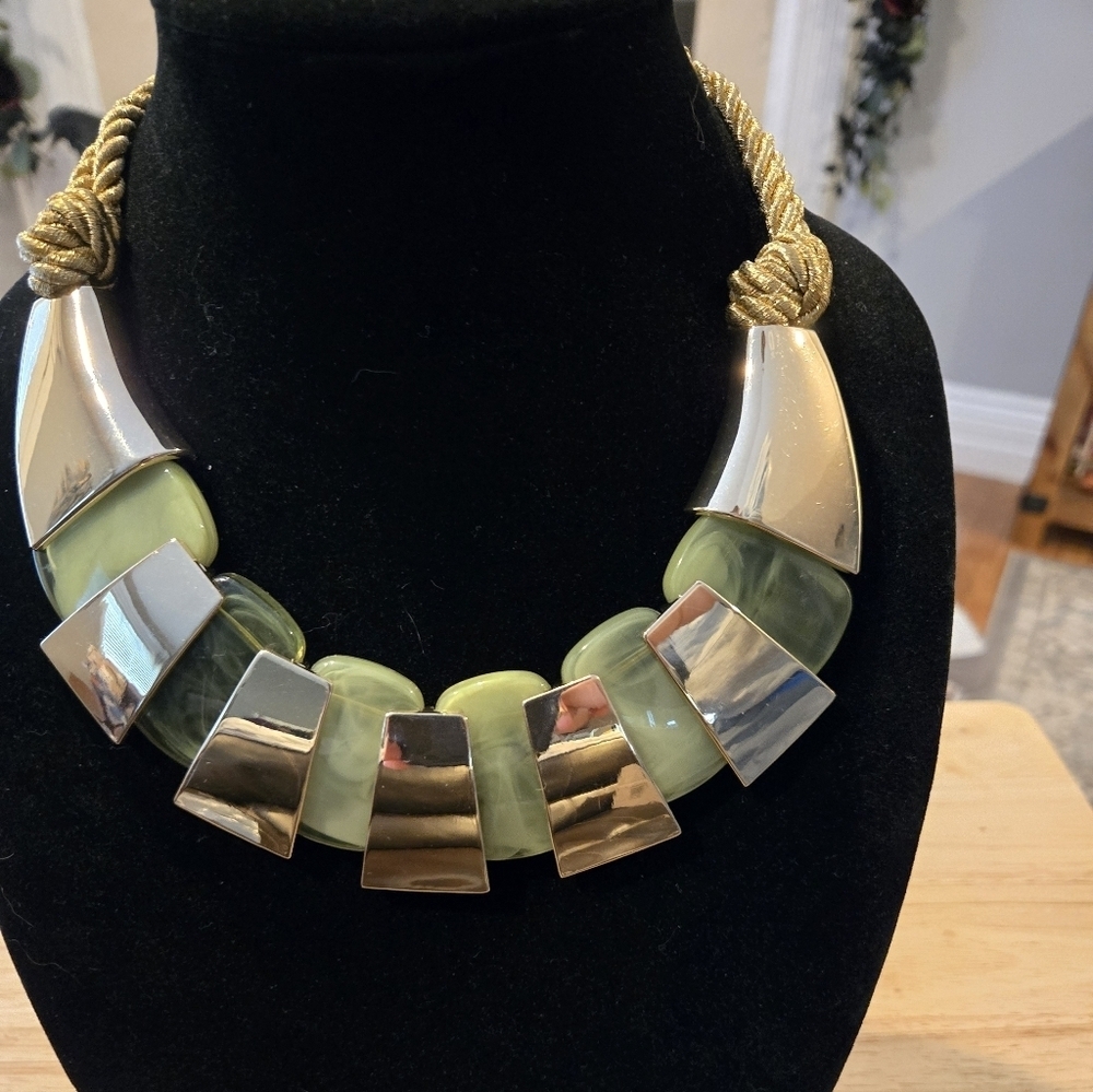 Elegant Silver, Gold, and Green Colored Statement Necklace - Picture 1 of 3